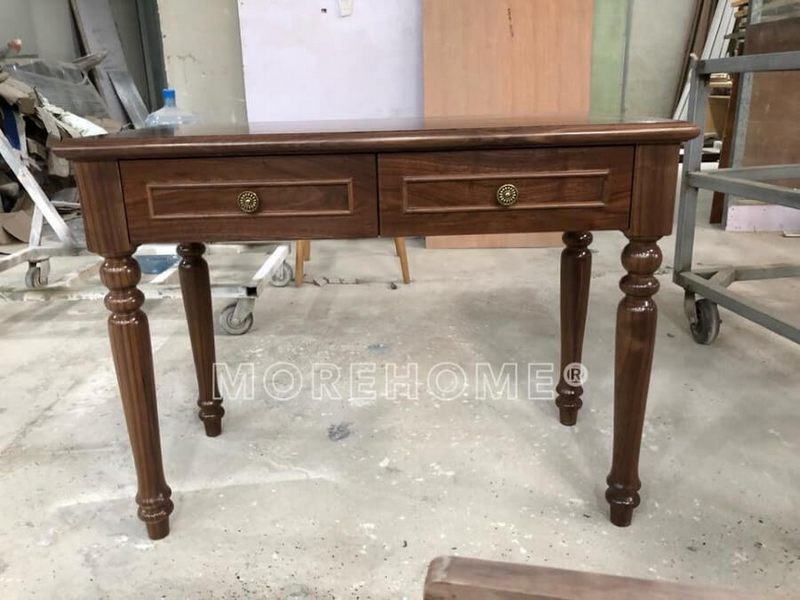 Lựa chọn mẫu bàn trang trí tân cổ điển bằng gỗ óc chó sang trọng, phong cách thời thượng không bị mai một theo thời gian
